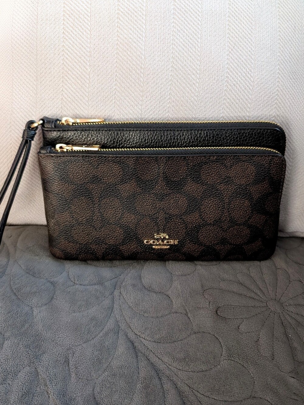 Coach Double Zip Signature Wallet in Walnut, Black  & Gold New